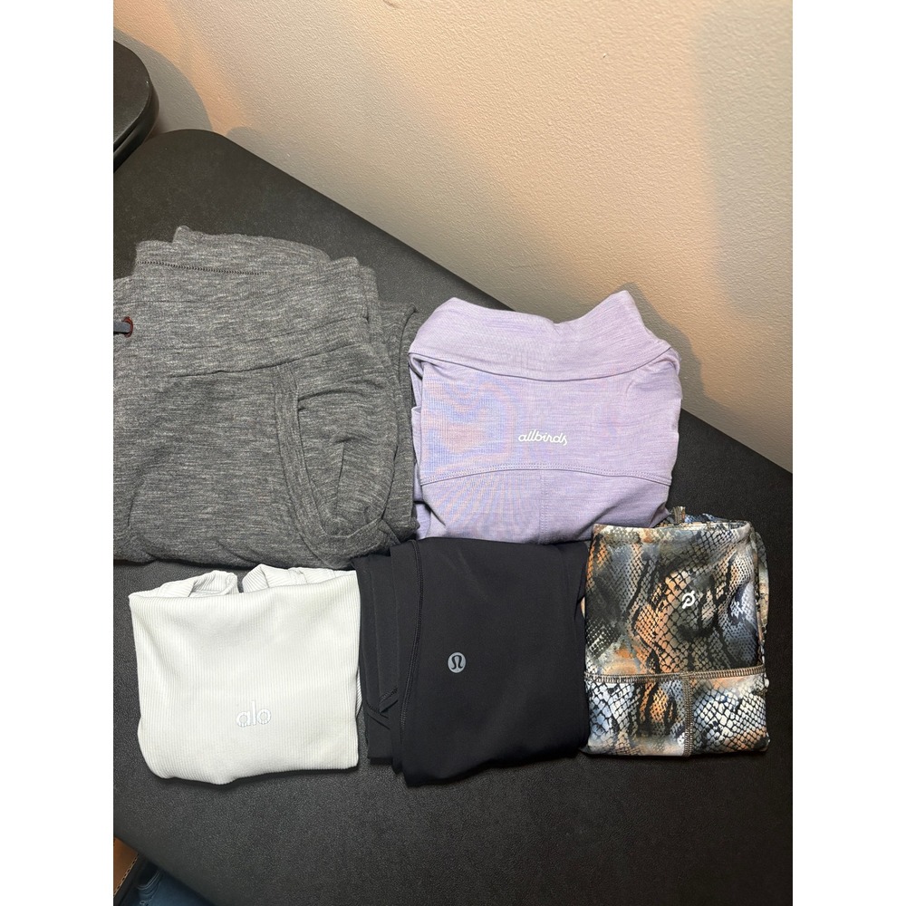Womens Activewear Bundle Size XS/S and 2 - Lululemon Alo Peloton Leggings 5pc